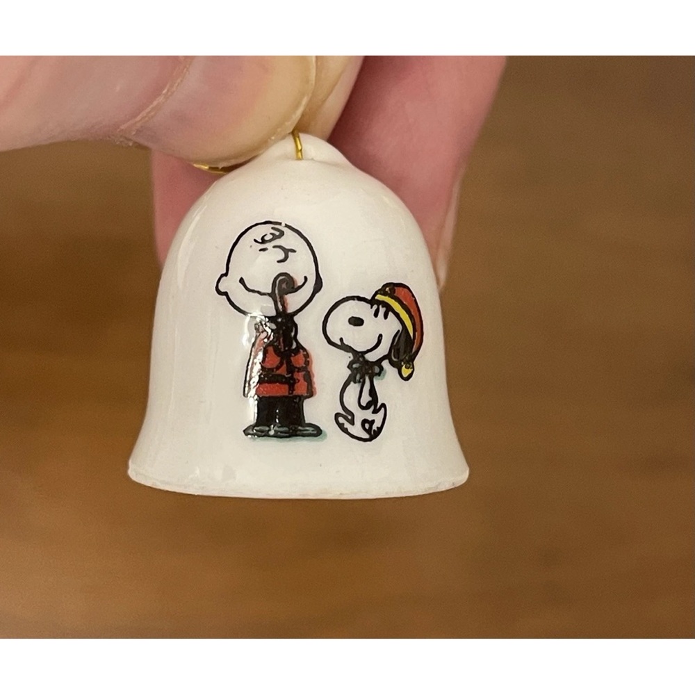 VINTAGE PEANUTS SNOOPY & CHARLIE BROWN TINY CERAMIC BELL CHRISTMAS ORNAMENT